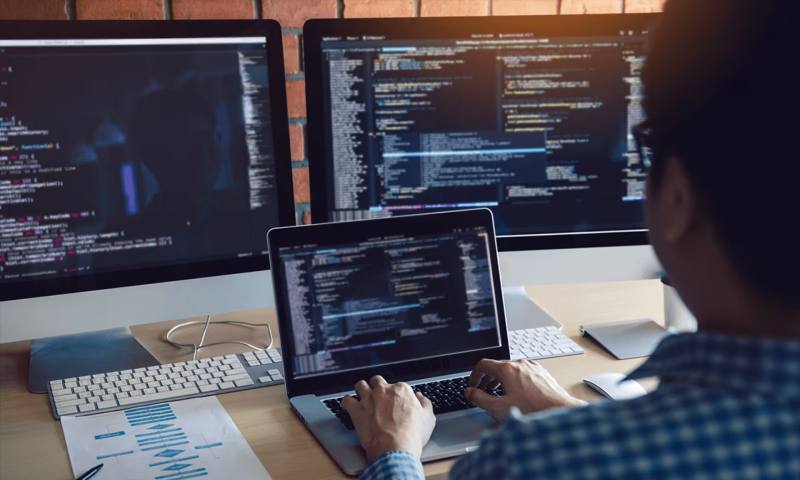 数据科学选型：R与Python如何赋能北碚区网站建设？